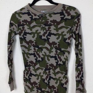 🤑2/$10 EUC Camo Flannel Thermal long sleeve top